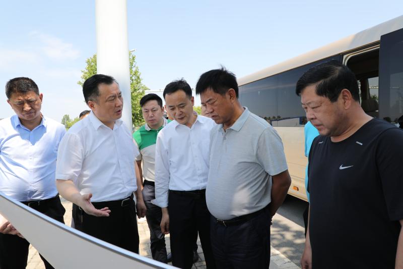 修正药业集团董事长修涞贵一行来淮南经开区考察